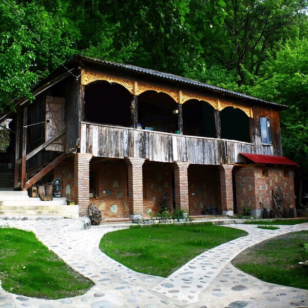 Artist House 1 (2)
