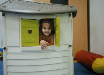 CCR აუტიზმის სპექტრის მქონე პირების მხარდასაჭერად განხორციელებული პროექტი შეაჯამა